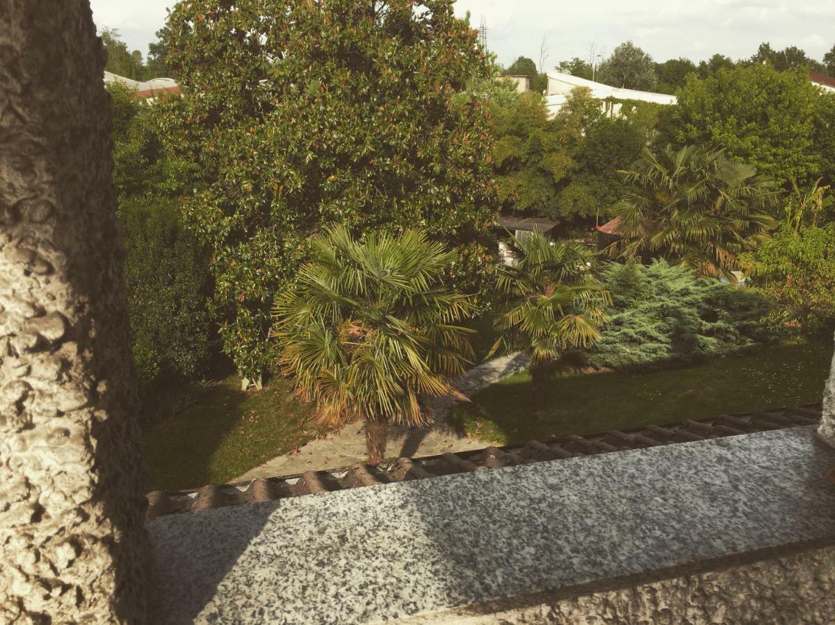 Sunny Family Apartment In Villa - Humanitas Forum Ieo เปียเว เอมานูเอเล ภายนอก รูปภาพ